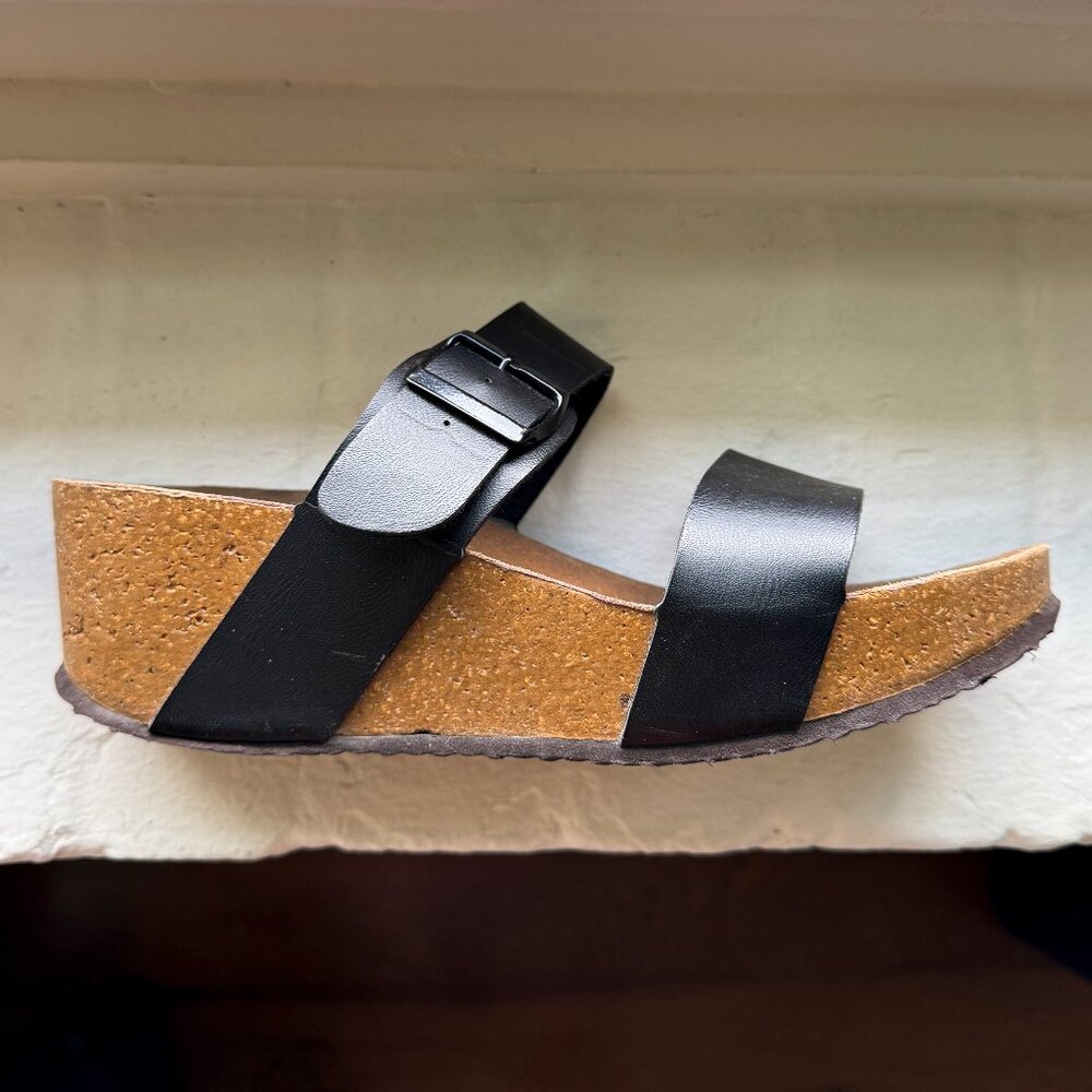 Black strap cork platform sandals in Size 9 from Barcelona
